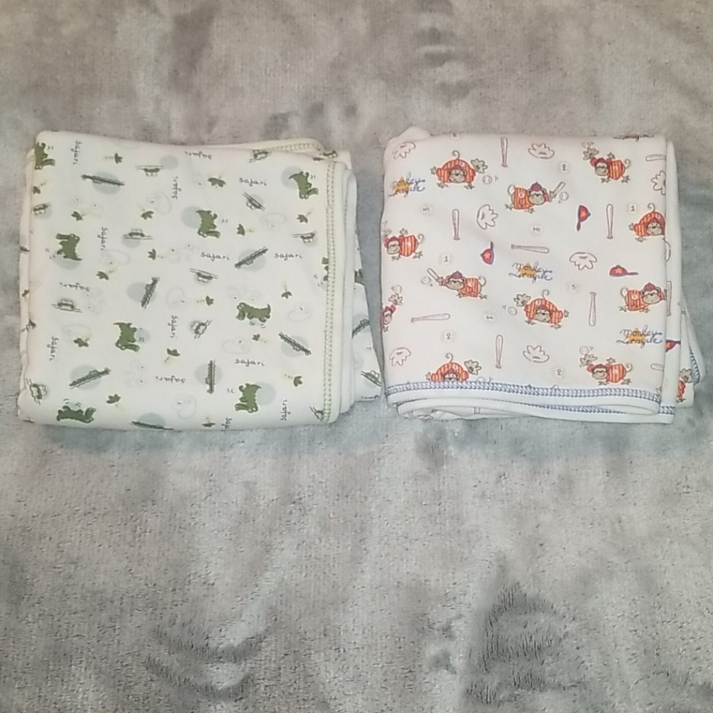 Bundle of 2 Kissy Kissy baby blankets
